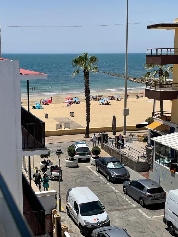 Vistas Al Mar A 10 Metros De La Playa De Regla Parking Gratis Apartment Чипиона Екстериор снимка